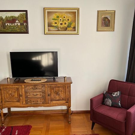 Airport Sky Apartments Lux II Belgrado Buitenkant foto