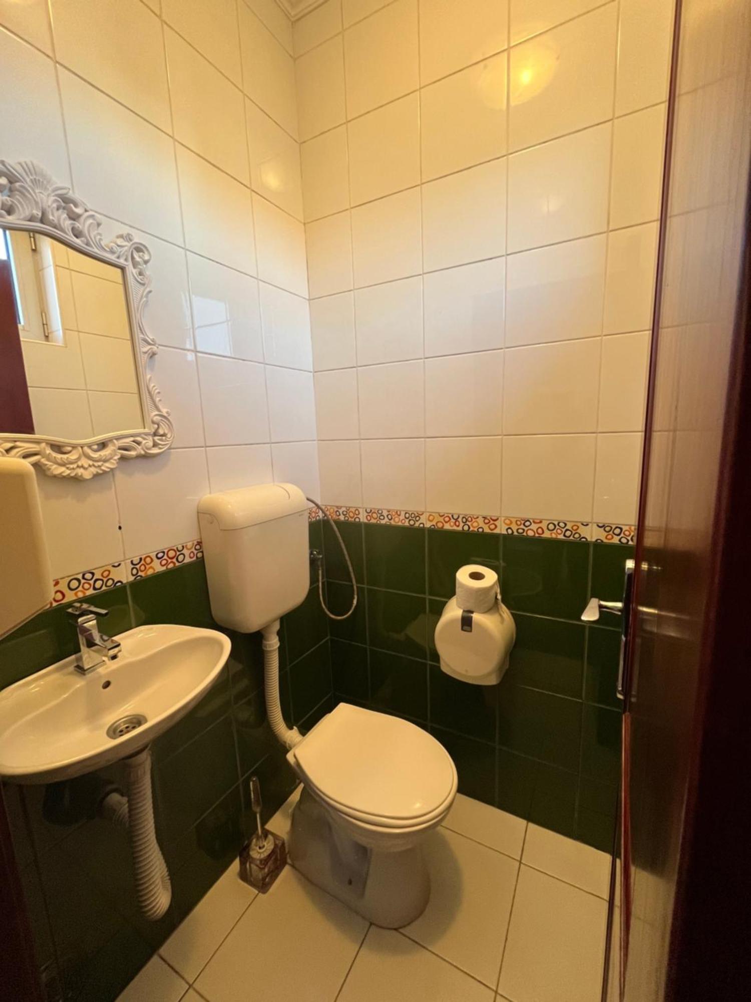 Airport Sky Apartments Lux II Belgrado Kamer foto